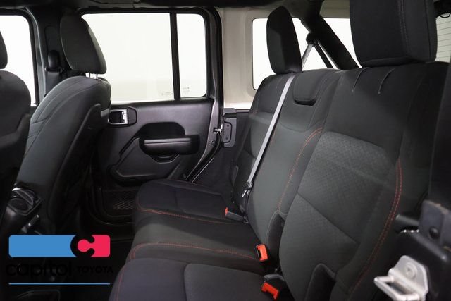 Used 2021 Jeep Wrangler Unlimited Rubicon AWD/4WD image 31