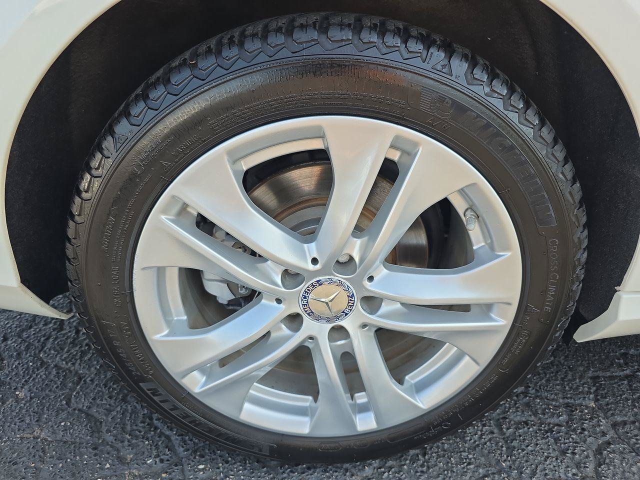 Used 2011 Mercedes-Benz E 350 4MATIC Wagon image 17