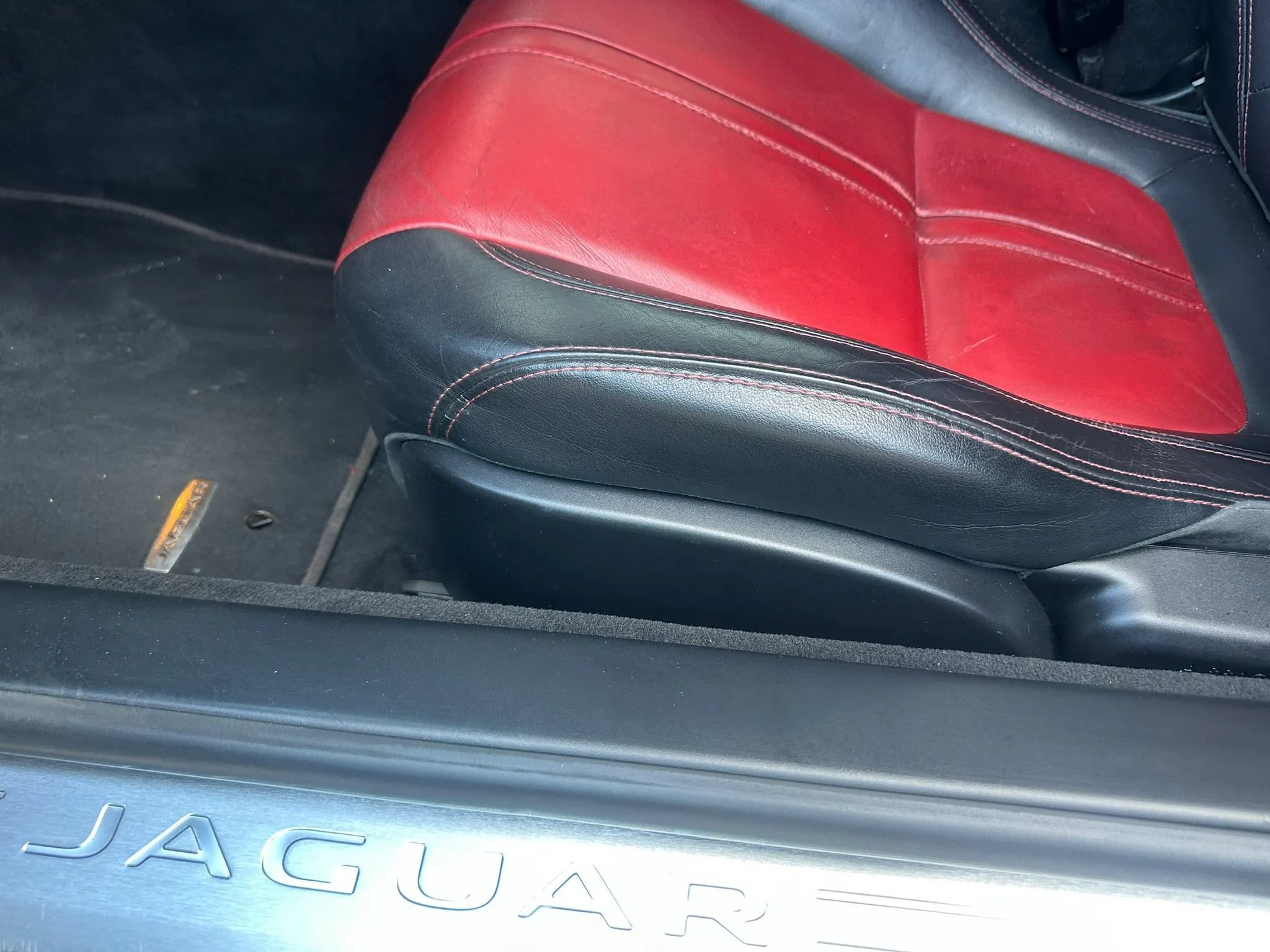 Used 2015 Jaguar F-TYPE R RWD image 26
