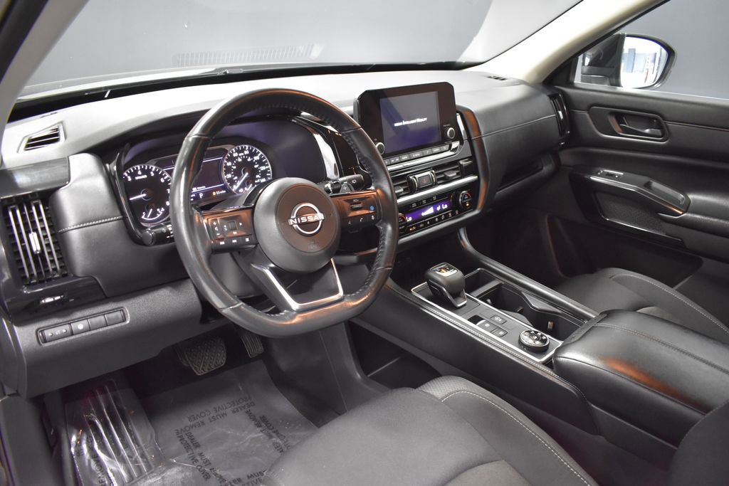Certified 2023 Nissan Pathfinder SV image 4