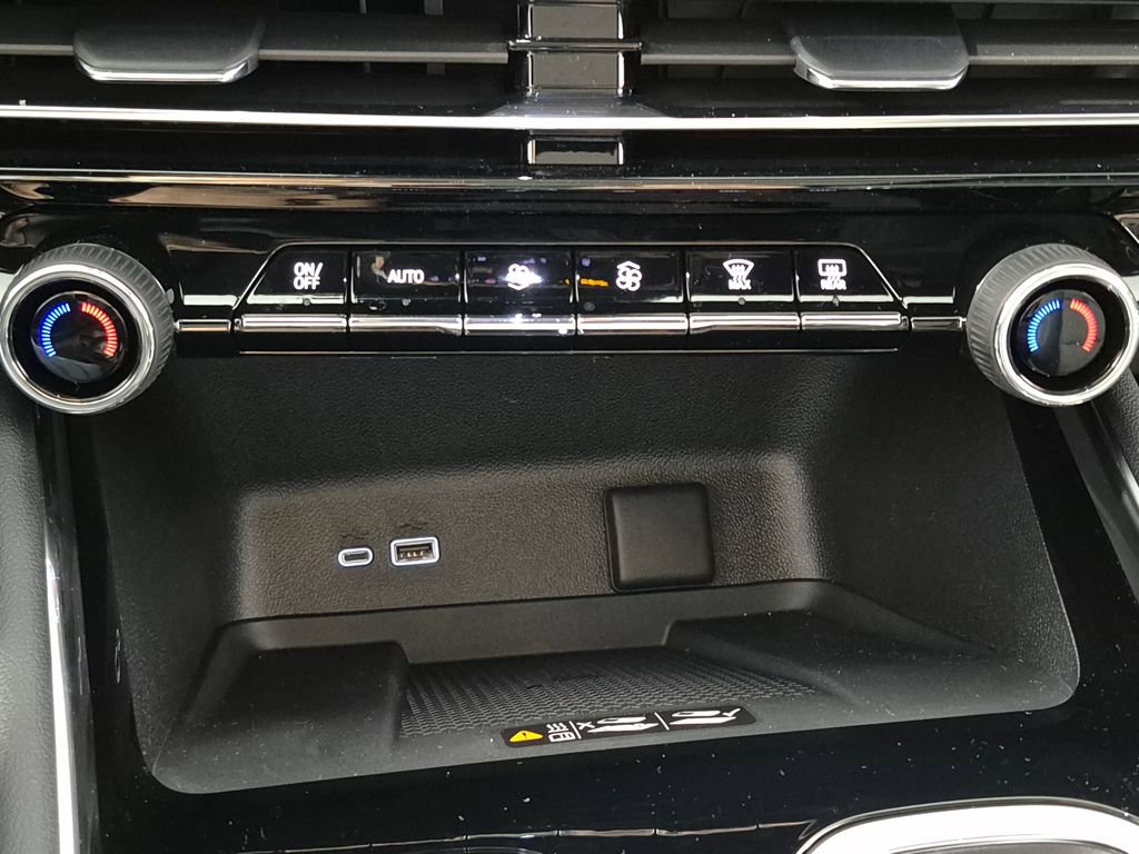 New 2026 Chevrolet Traverse High Country AWD/4WD image 17