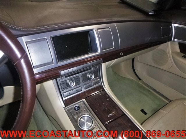 Used 2011 Jaguar XF Premium image 10