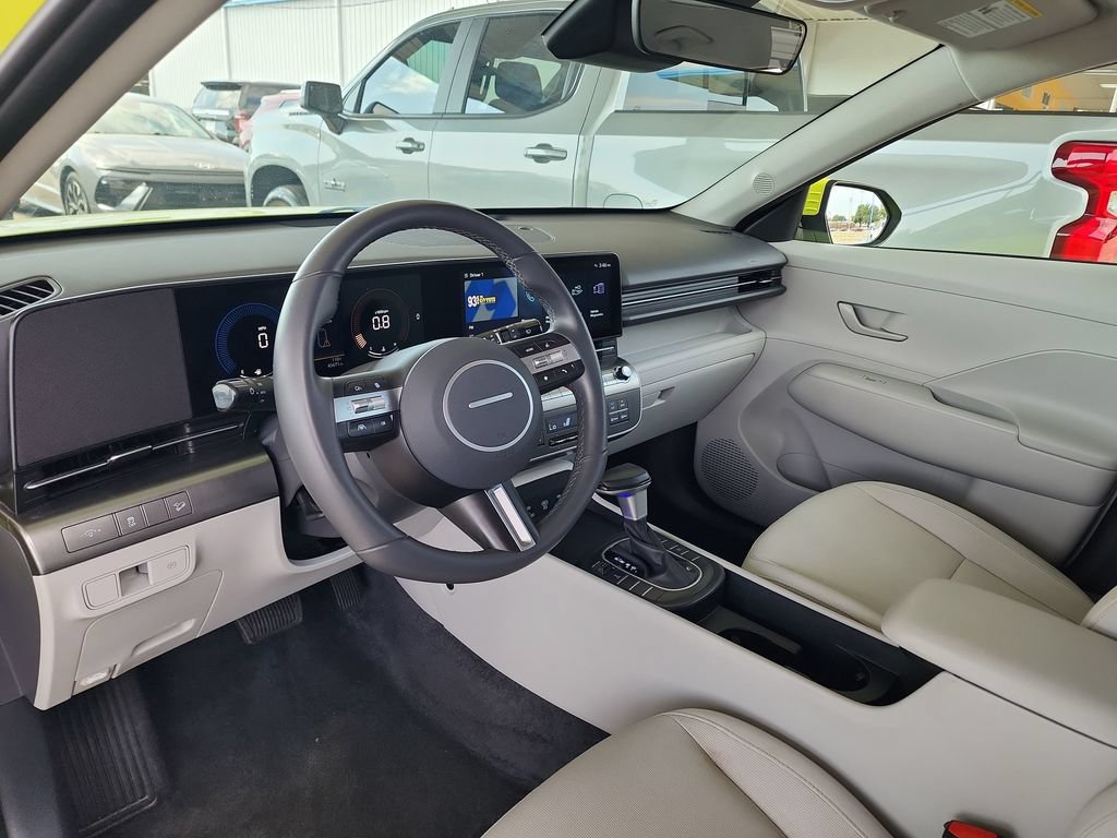 Used 2025 Hyundai Kona SEL AWD/4WD image 14