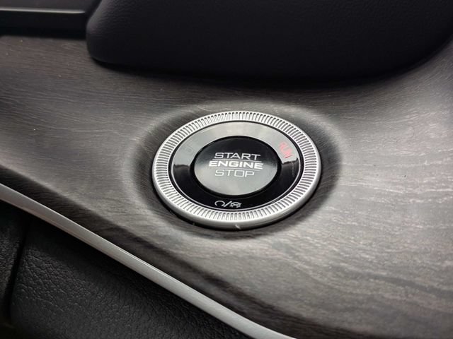 Used 2025 Jeep Grand Cherokee L Limited w/ Black Appearance Package AWD/4WD image 29