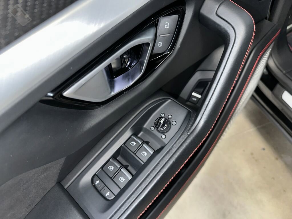 Used 2020 Lamborghini Urus image 7