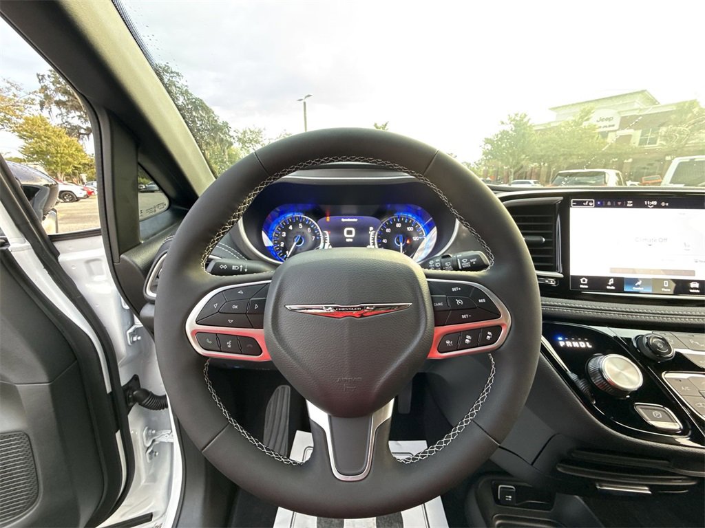 New 2026 Chrysler Pacifica Select image 13