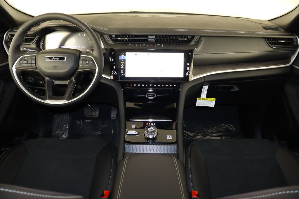 New 2026 Jeep Grand Cherokee Altitude AWD/4WD image 14