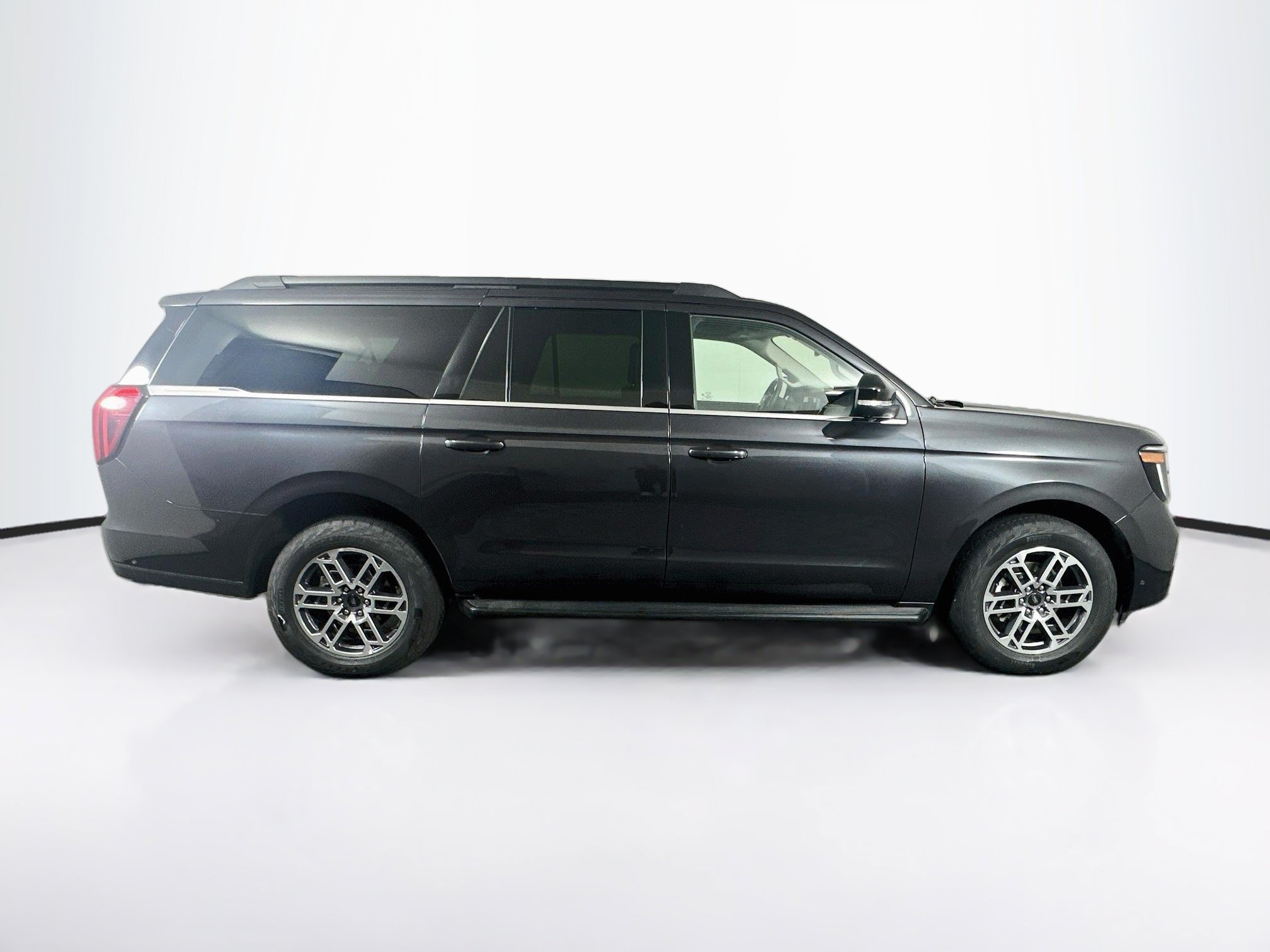 Used 2025 Ford Expedition Max Active AWD/4WD image 10