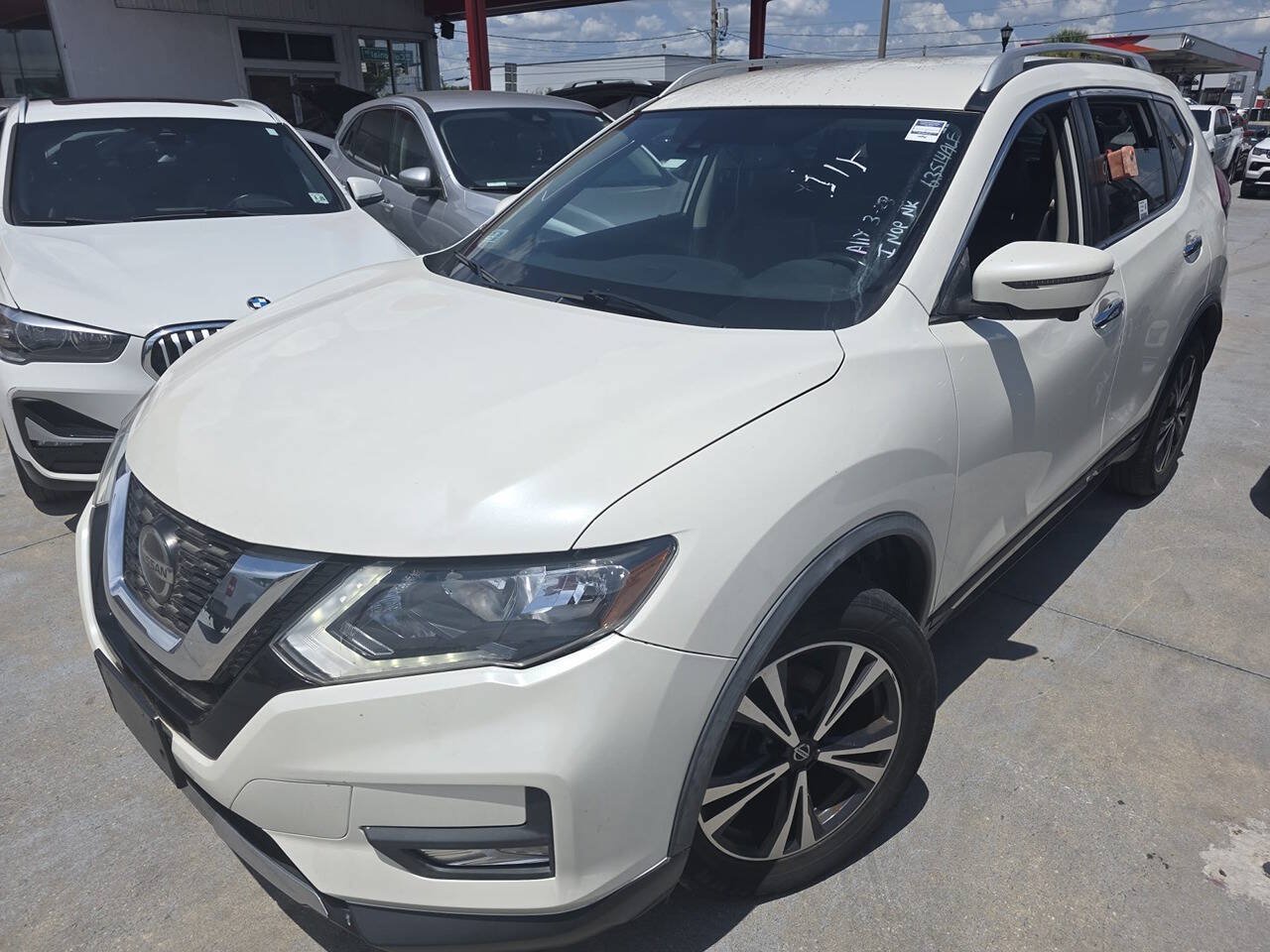 Used 2018 Nissan Rogue SL AWD/4WD image 2