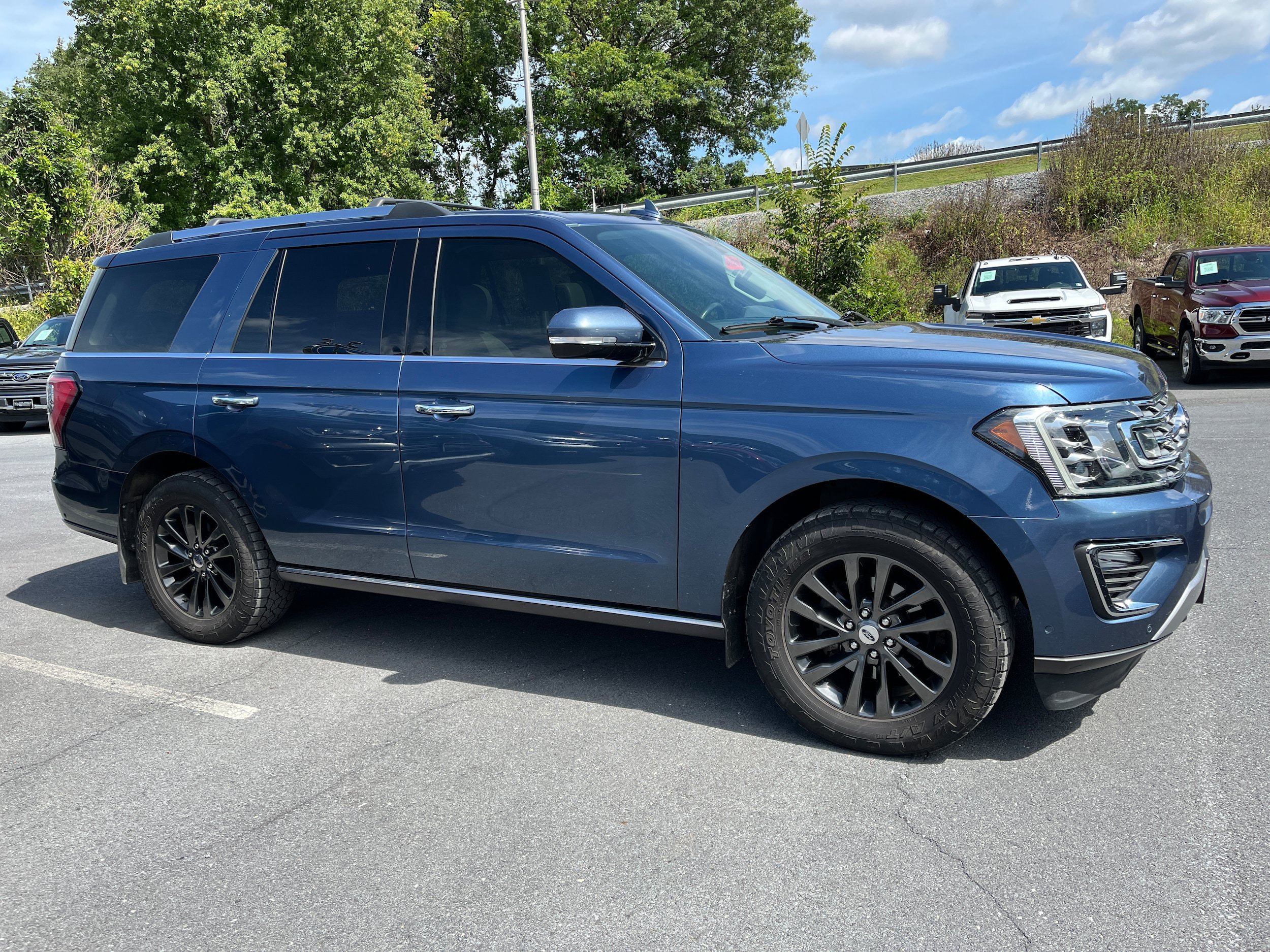 Used 2019 Ford Expedition Limited w/ Equipment Group 301A AWD/4WD image 5