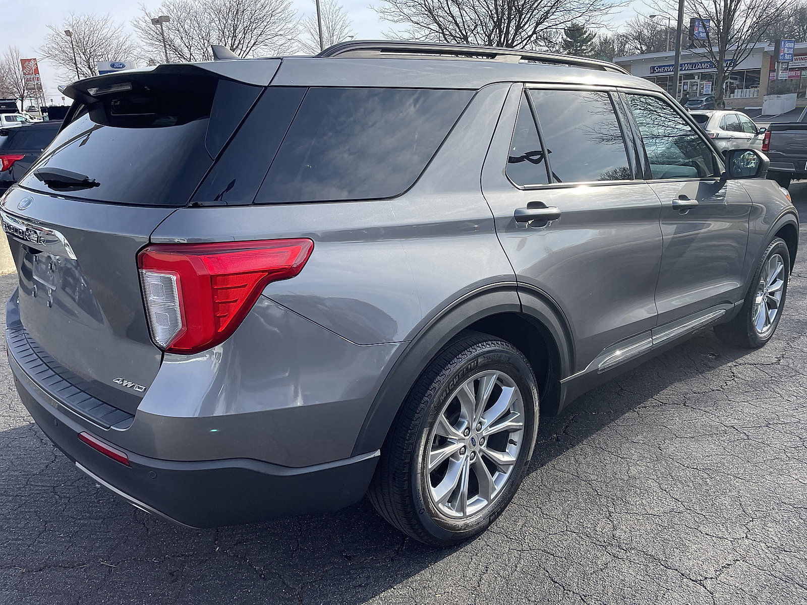 Used 2022 Ford Explorer XLT w/ Equipment Group 202A image 18