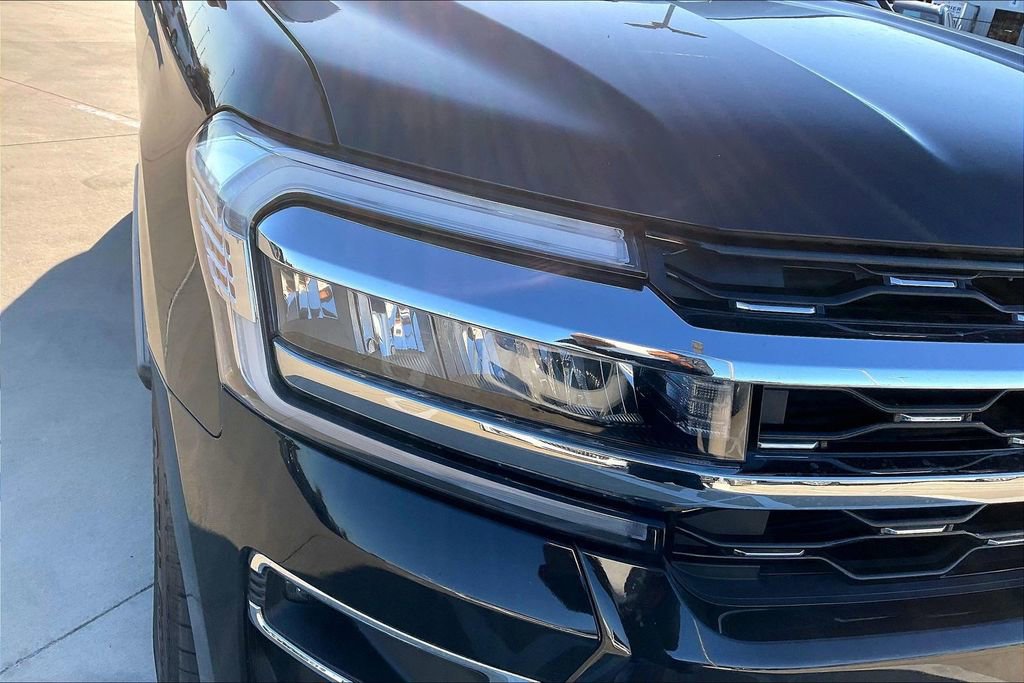 Used 2024 Ford Expedition Limited image 38