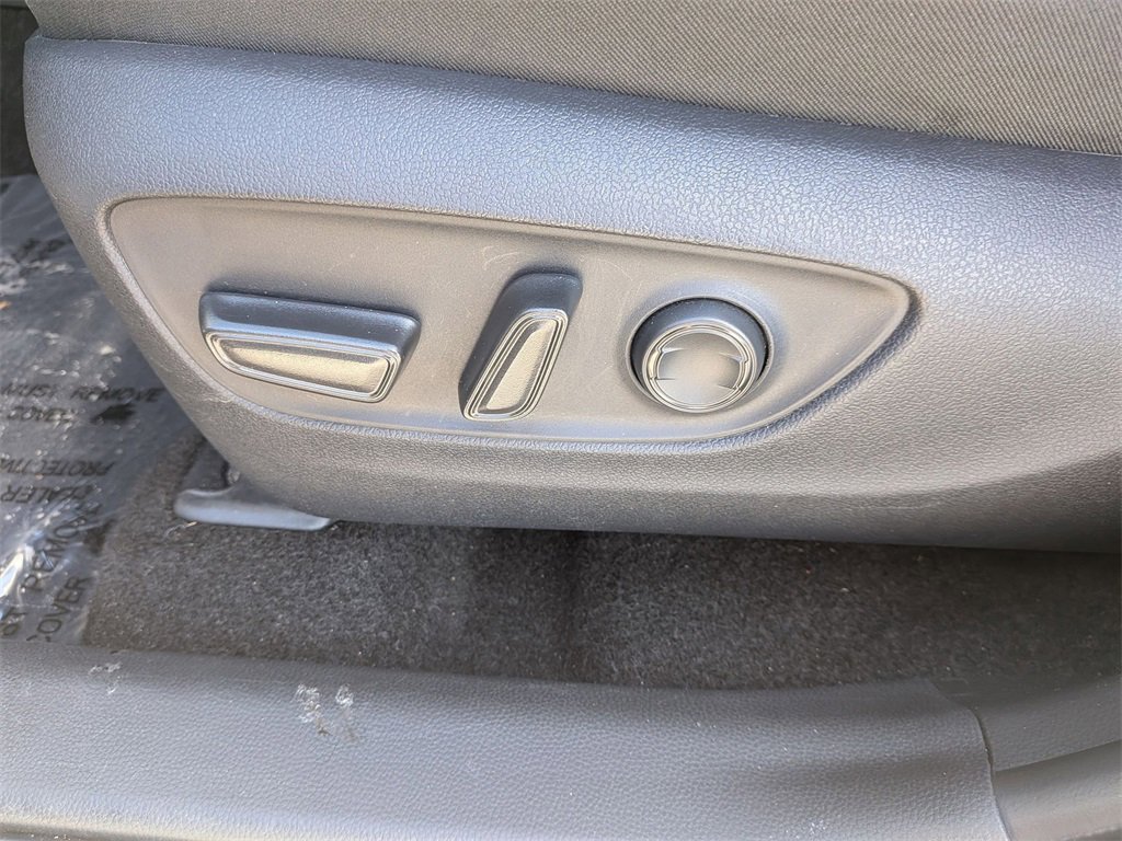 Used 2025 Toyota RAV4 XLE image 14