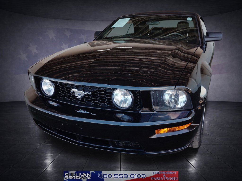 Used 2005 Ford Mustang GT RWD image 1