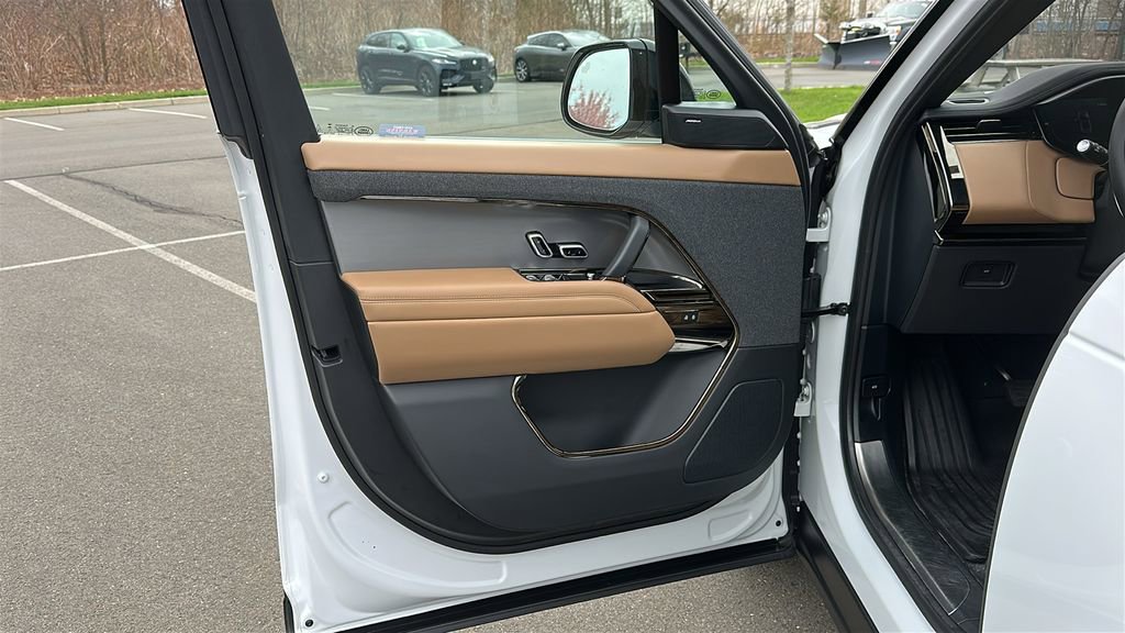 Certified 2023 Land Rover Range Rover Sport SE image 8