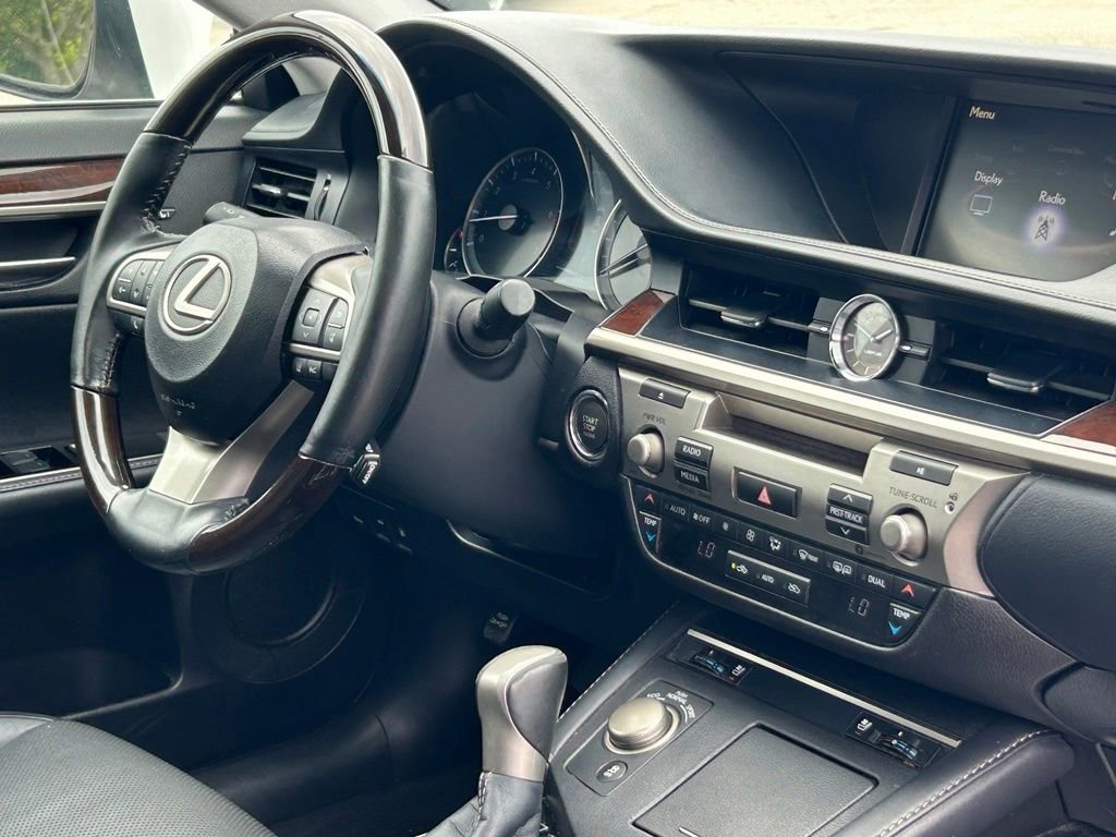Used 2017 Lexus ES 350 w/ Premium Package FWD image 25