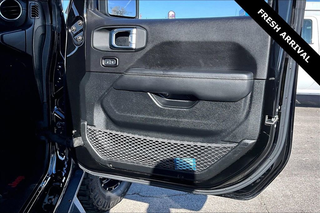 Used 2020 Jeep Gladiator Overland w/ LED Lighting Group image 27