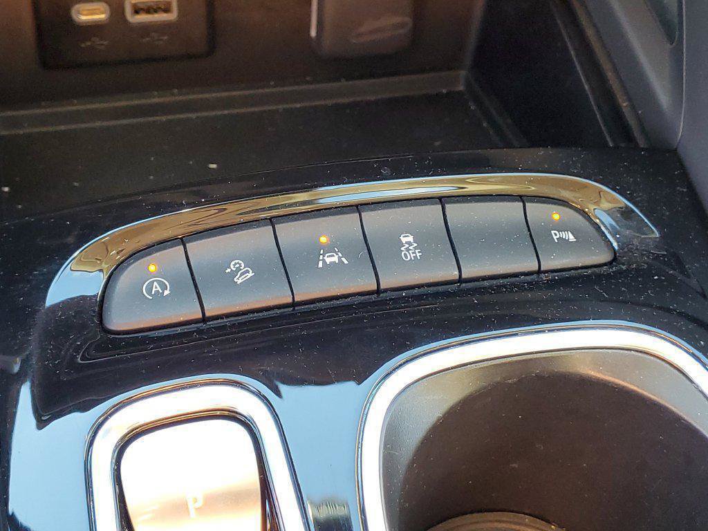Used 2023 Buick Envision Preferred AWD/4WD image 18