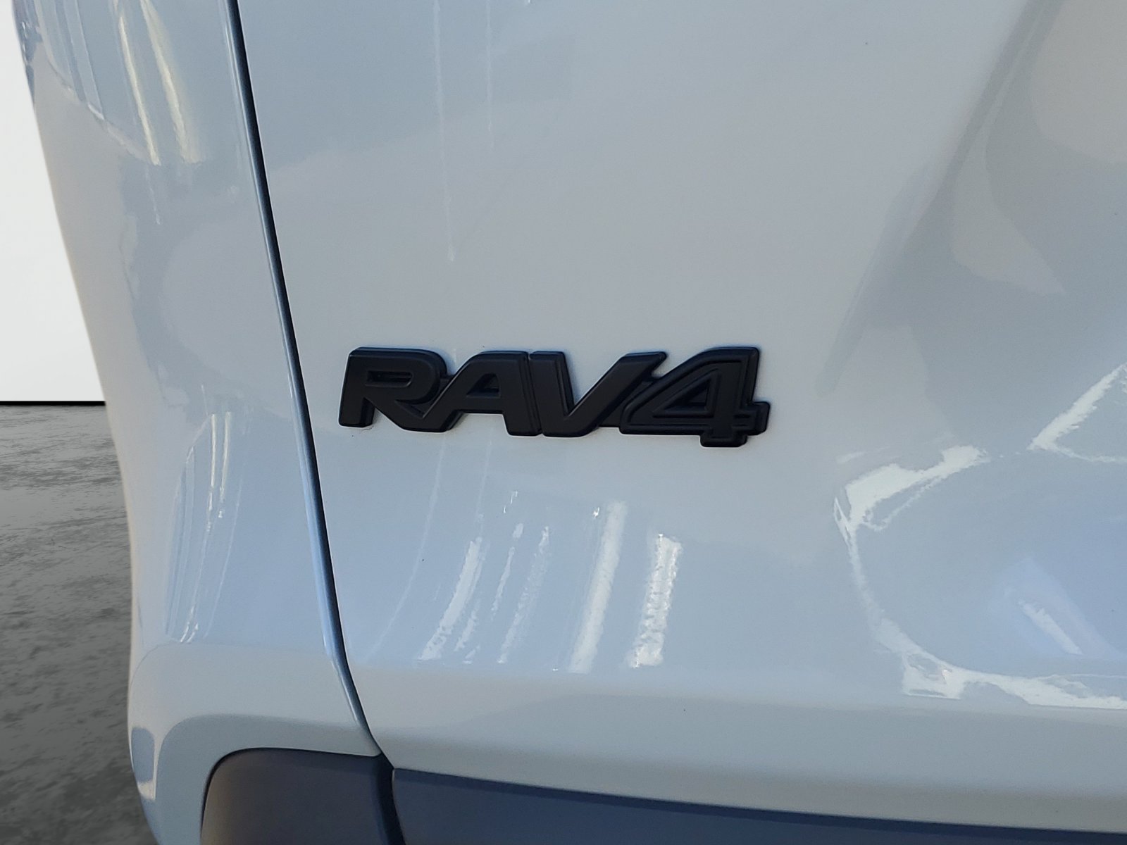 Used 2025 Toyota RAV4 XLE Premium w/ Weather Package FWD image 7
