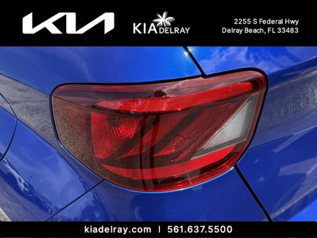 Used 2021 Hyundai Venue SE FWD image 7