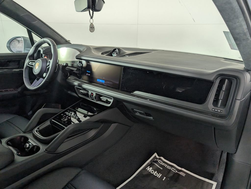 New 2026 Porsche Cayenne GTS image 20
