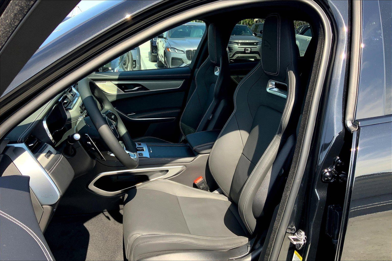 New 2026 Jaguar F-PACE R-Dynamic S image 5