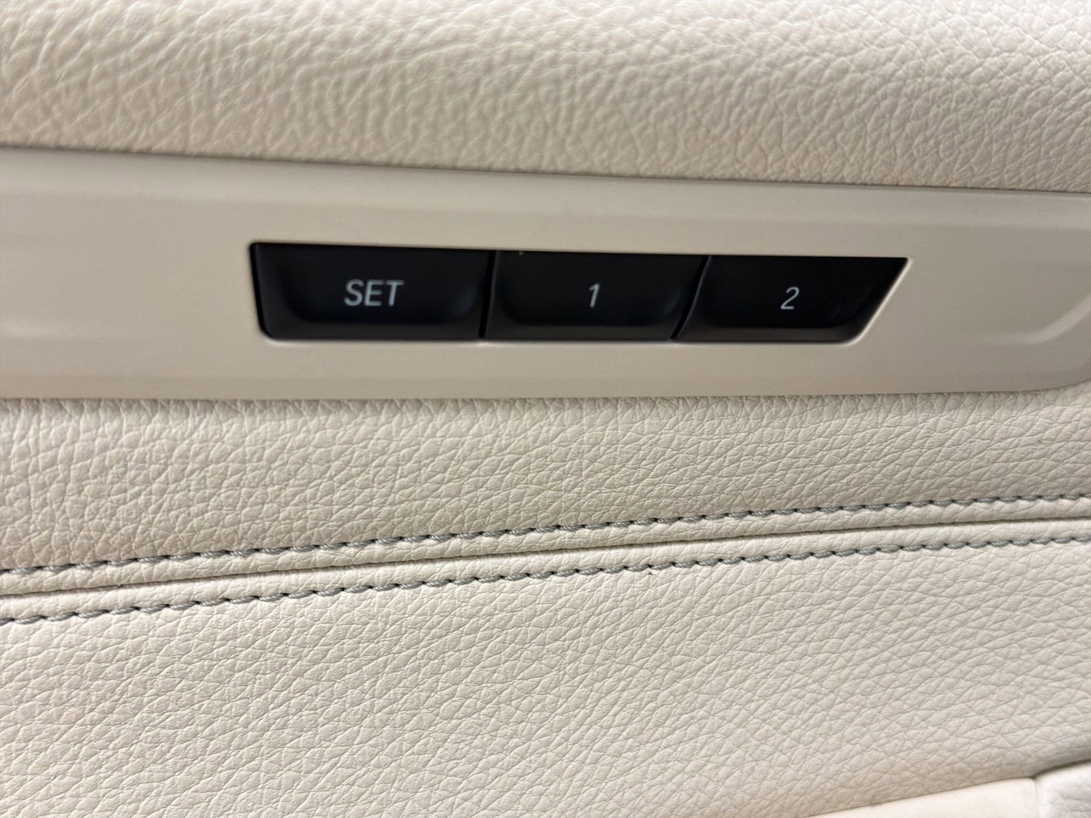 Used 2018 BMW 540i RWD image 17