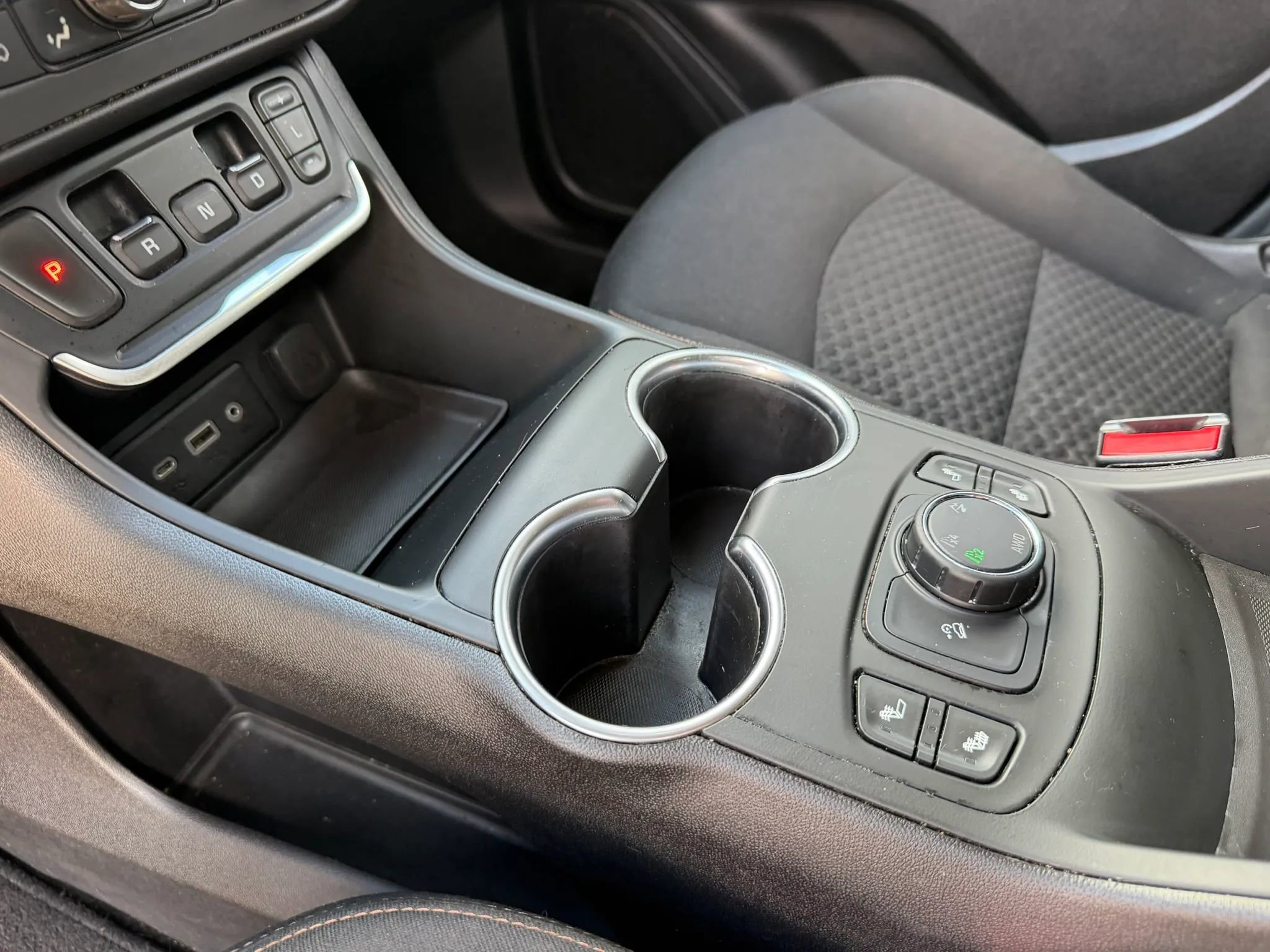 Used 2018 GMC Terrain SLE w/ Driver Convenience Package image 16