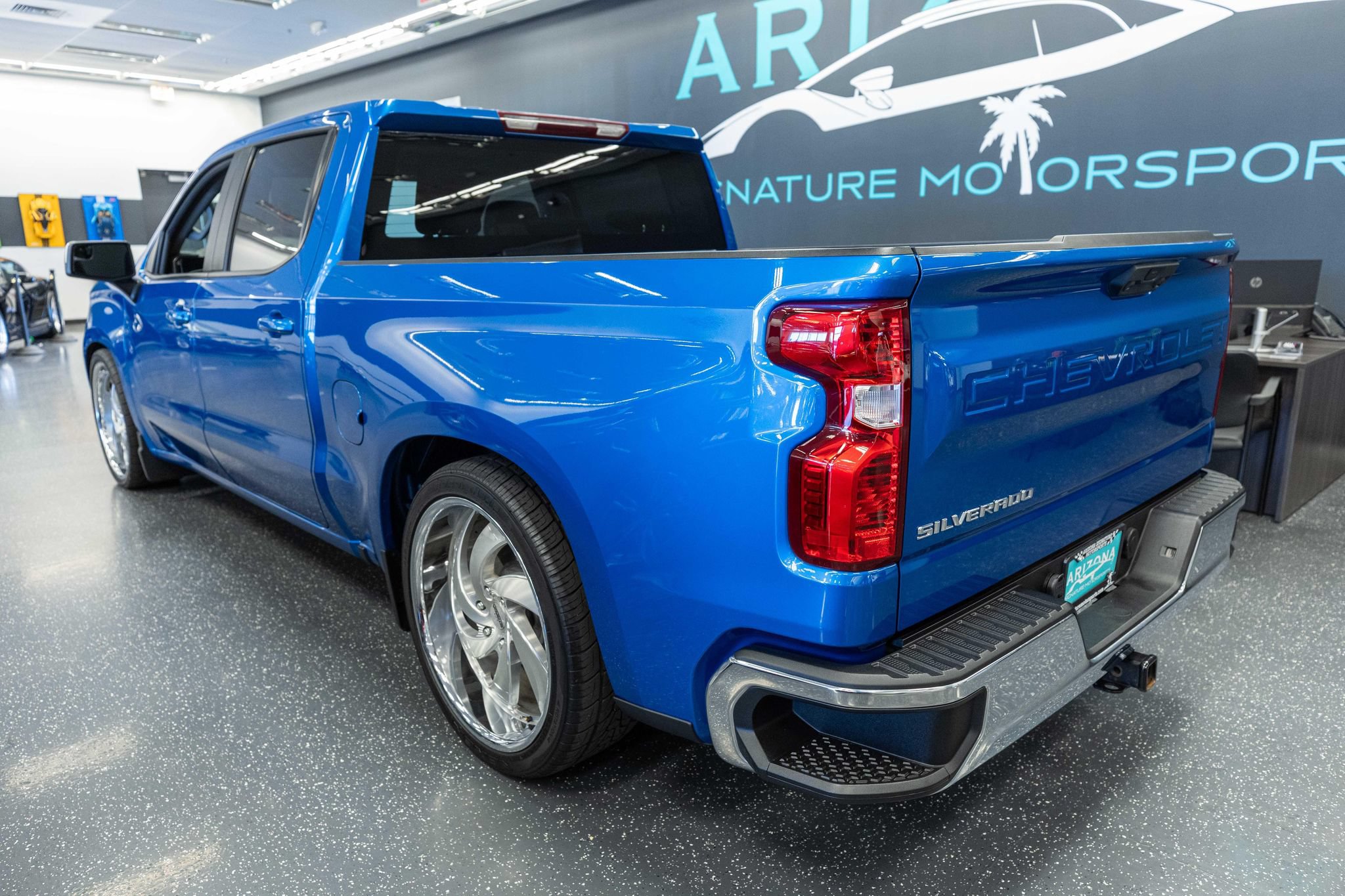 Used 2024 Chevrolet Silverado 1500 LT RWD image 8