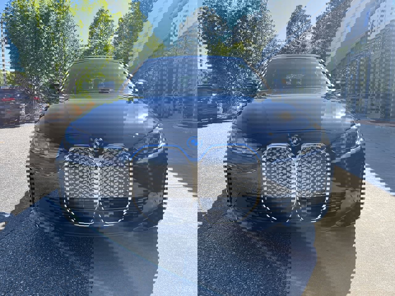 Used 2025 BMW i4 eDrive40 w/ Parking Assistance Package image 10