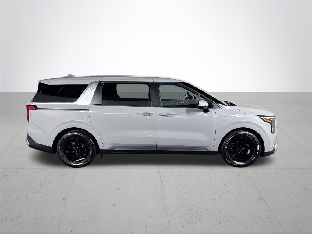 New 2027 Kia Carnival FWD image 5