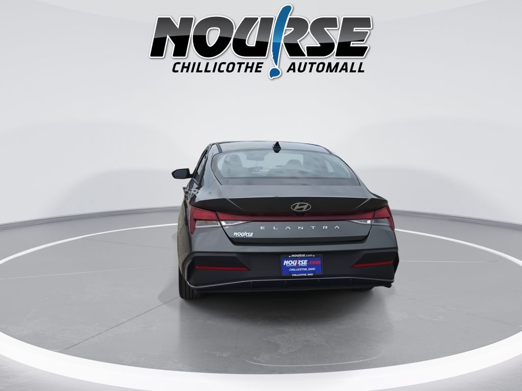 Used 2024 Hyundai Elantra SEL FWD image 7