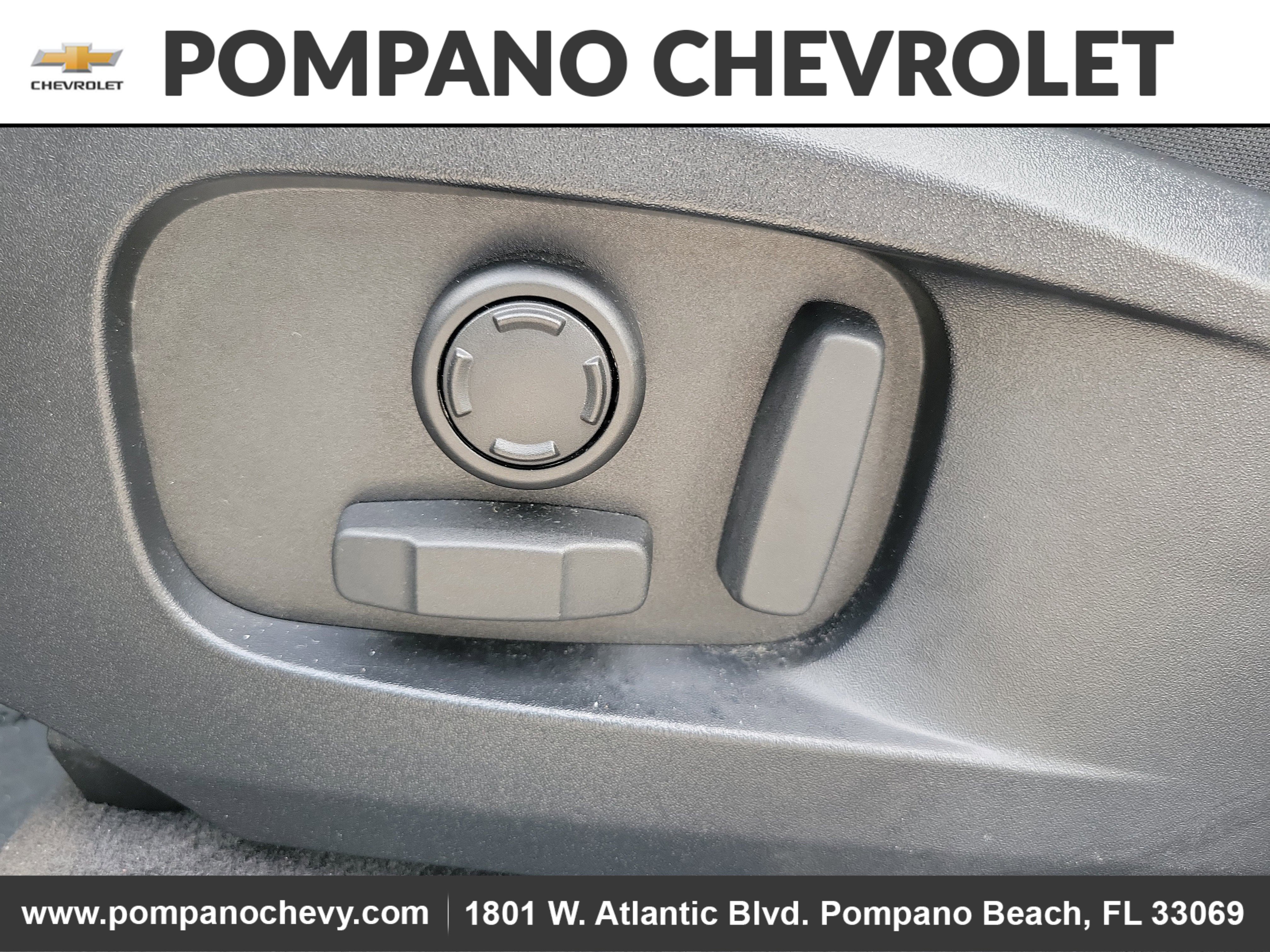 Used 2025 Jaguar F-PACE R-Dynamic S image 21