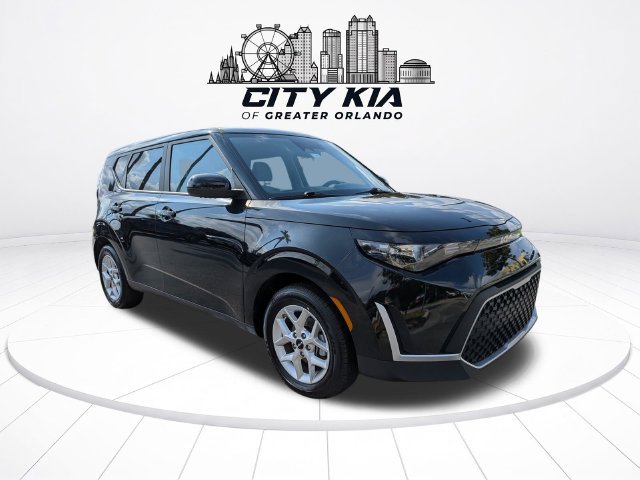 Certified 2025 Kia Soul LX w/ LX Technology Package FWD image 8