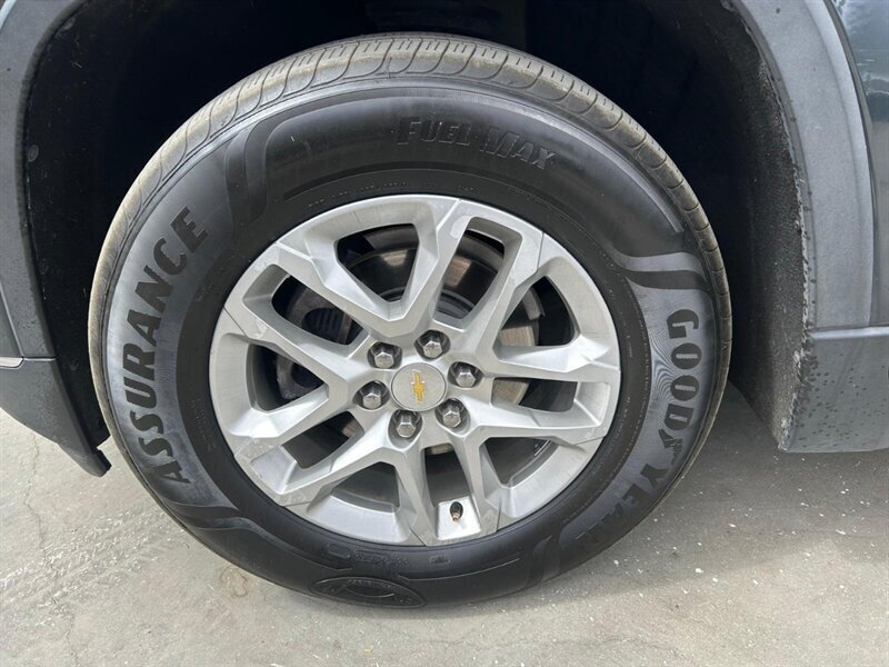 Used 2020 Chevrolet Traverse LT FWD image 30
