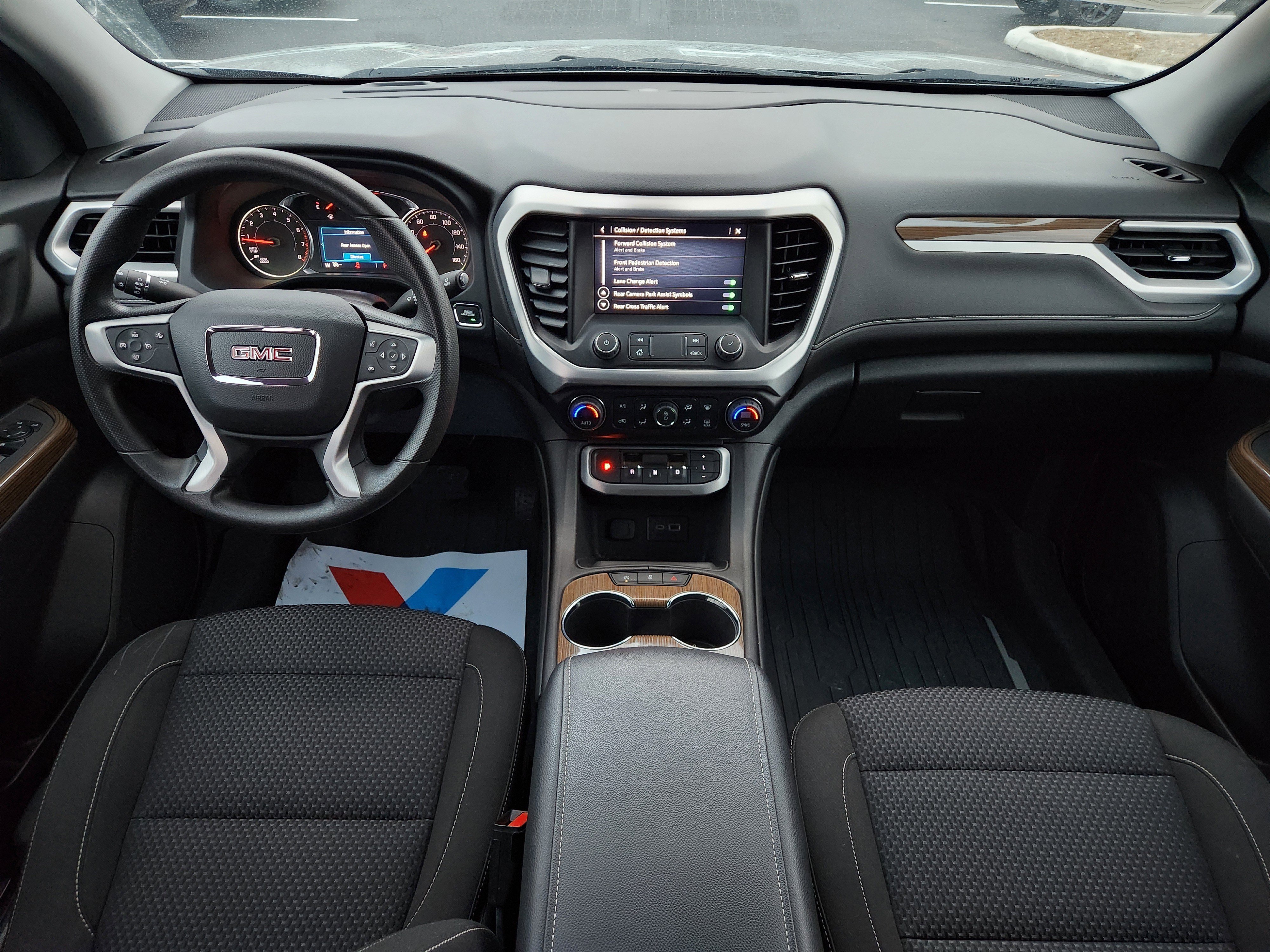 Used 2023 GMC Acadia SLE w/ LPO, Floor Liner Package image 3