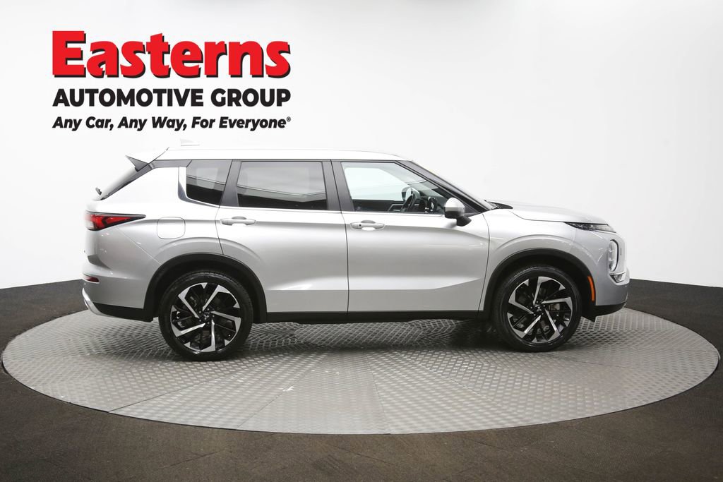 Used 2024 Mitsubishi Outlander SE image 43
