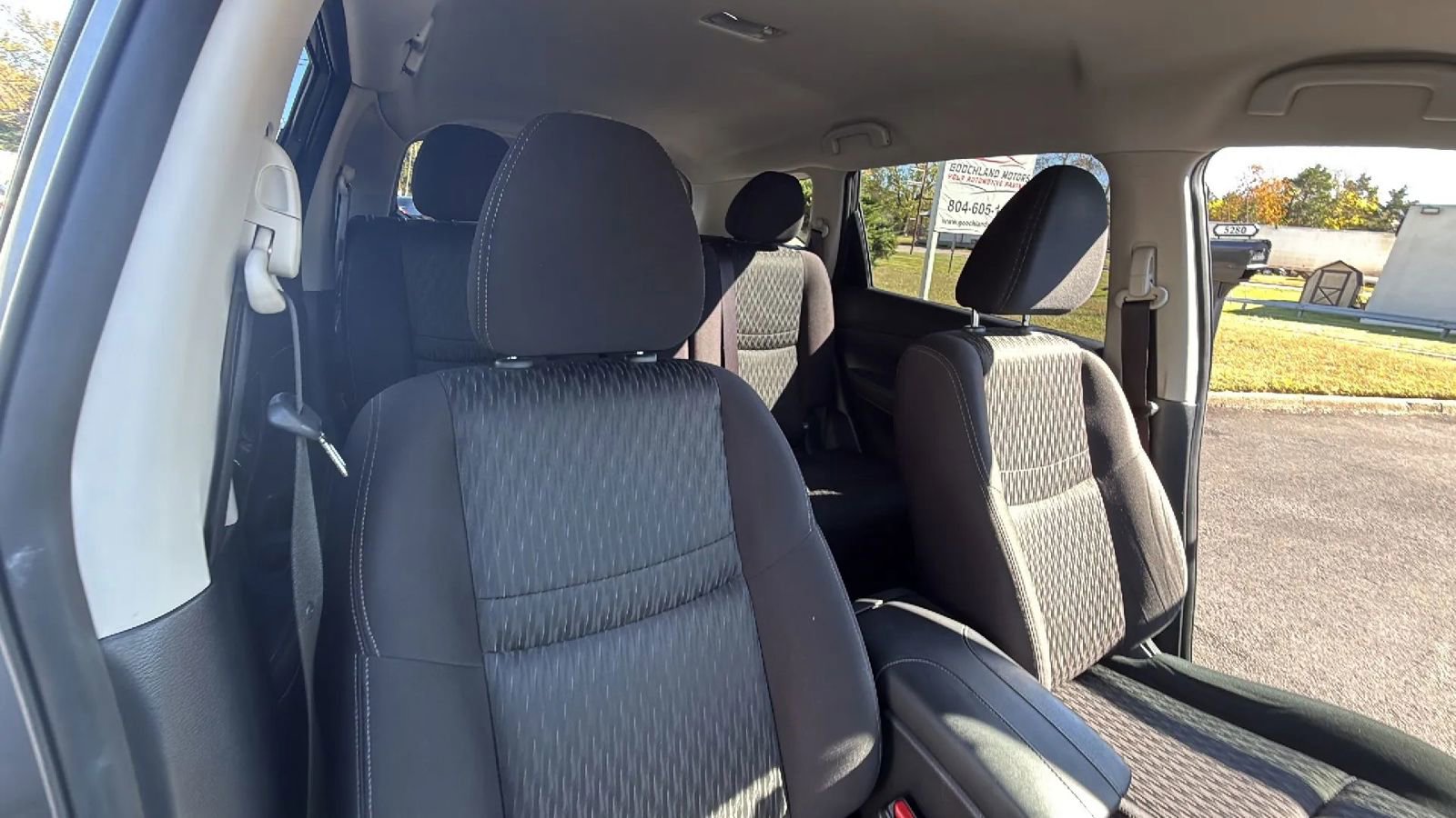 Used 2020 Nissan Rogue SV image 48