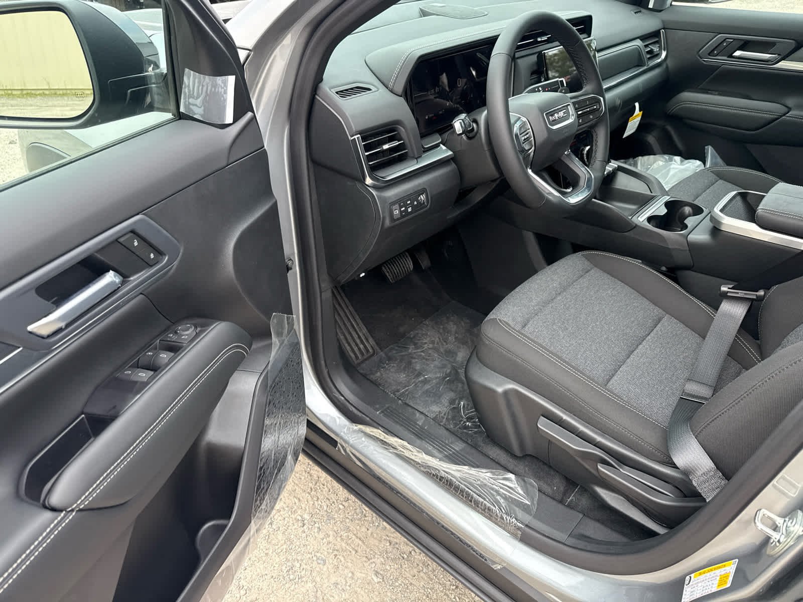 New 2027 GMC Terrain Elevation w/ LPO, Floor Liner Package AWD/4WD image 13