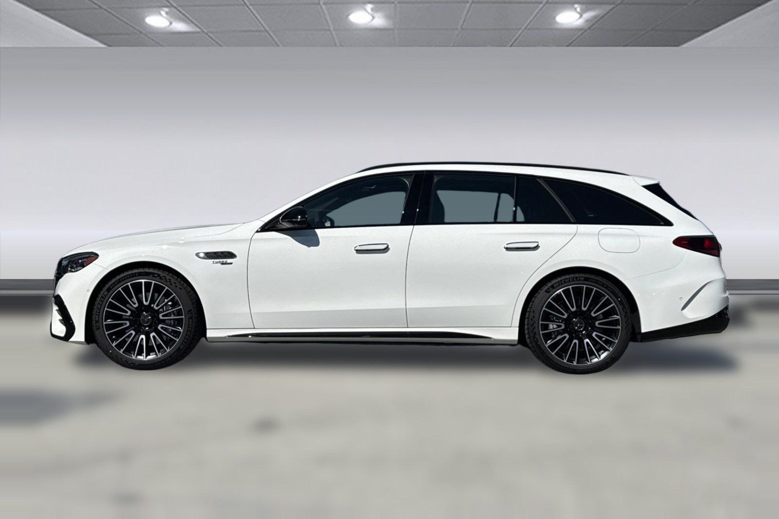 New 2026 Mercedes-Benz E 53 AMG e 4MATIC Wagon image 2