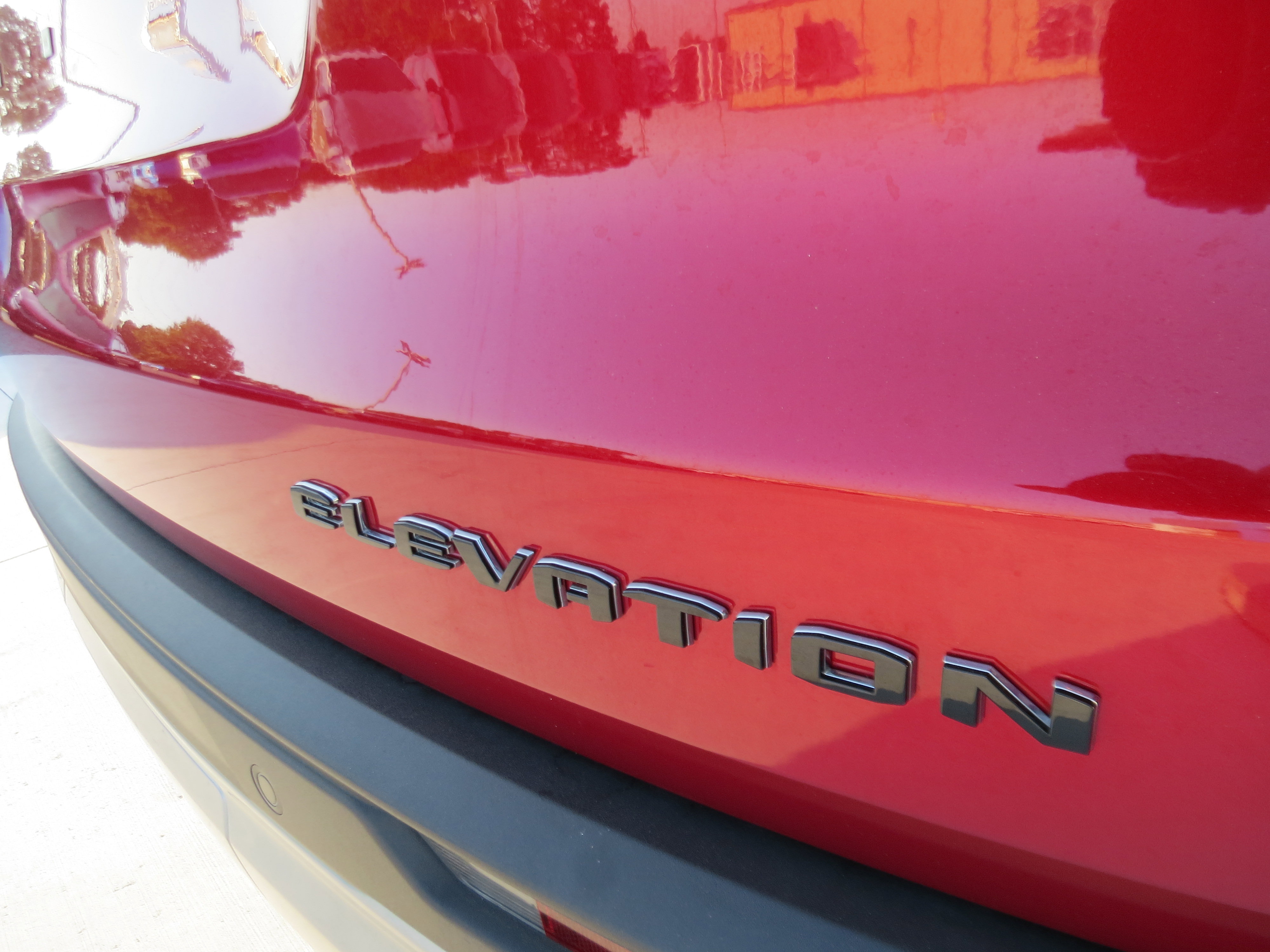 Used 2024 GMC Acadia Elevation image 11