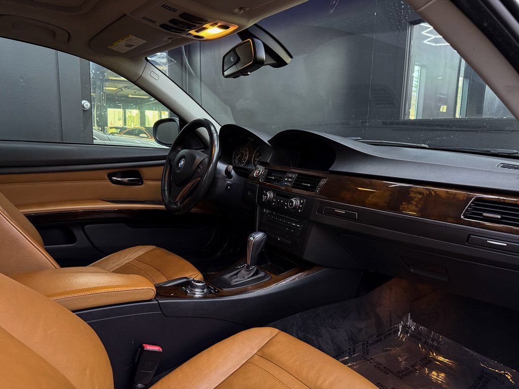 Used 2011 BMW 335i xDrive Coupe AWD/4WD image 24