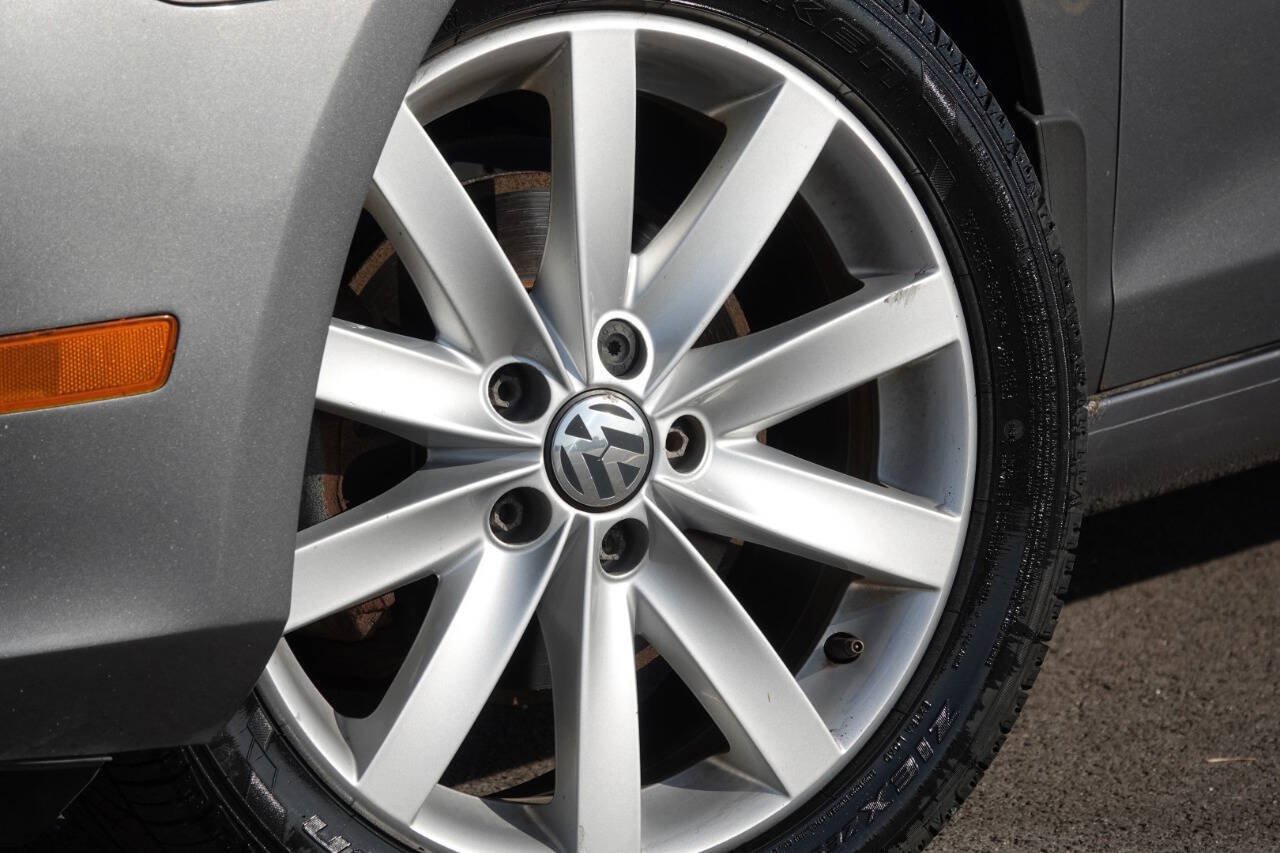 Used 2011 Volkswagen Golf TDI FWD image 41