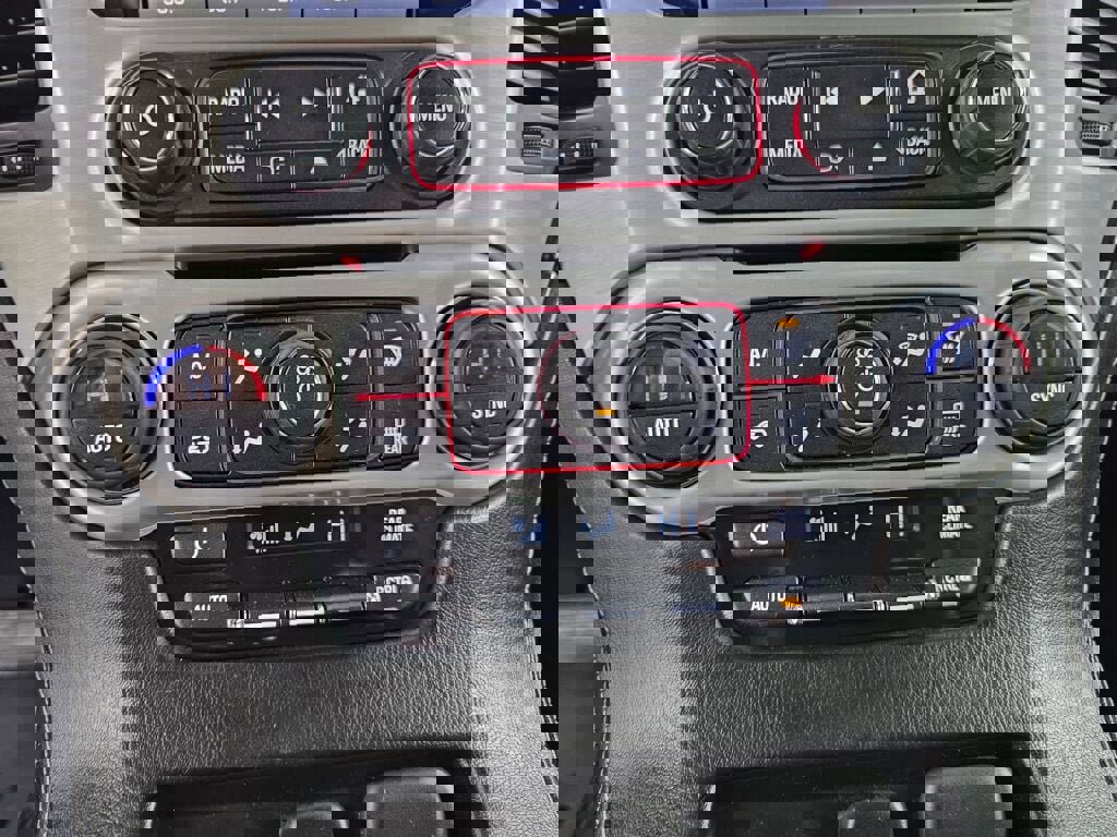 Used 2015 GMC Yukon SLE w/ HD Trailering Package image 28