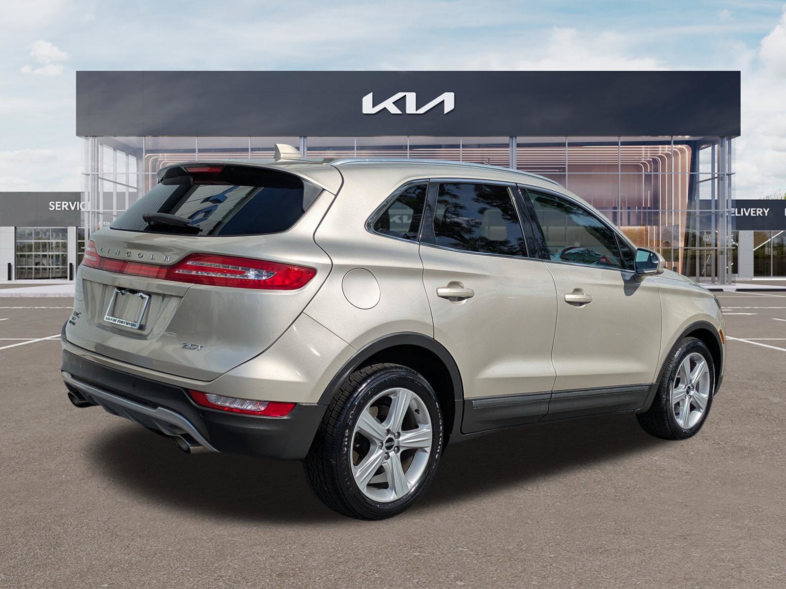 Used 2017 Lincoln MKC Premiere FWD image 4