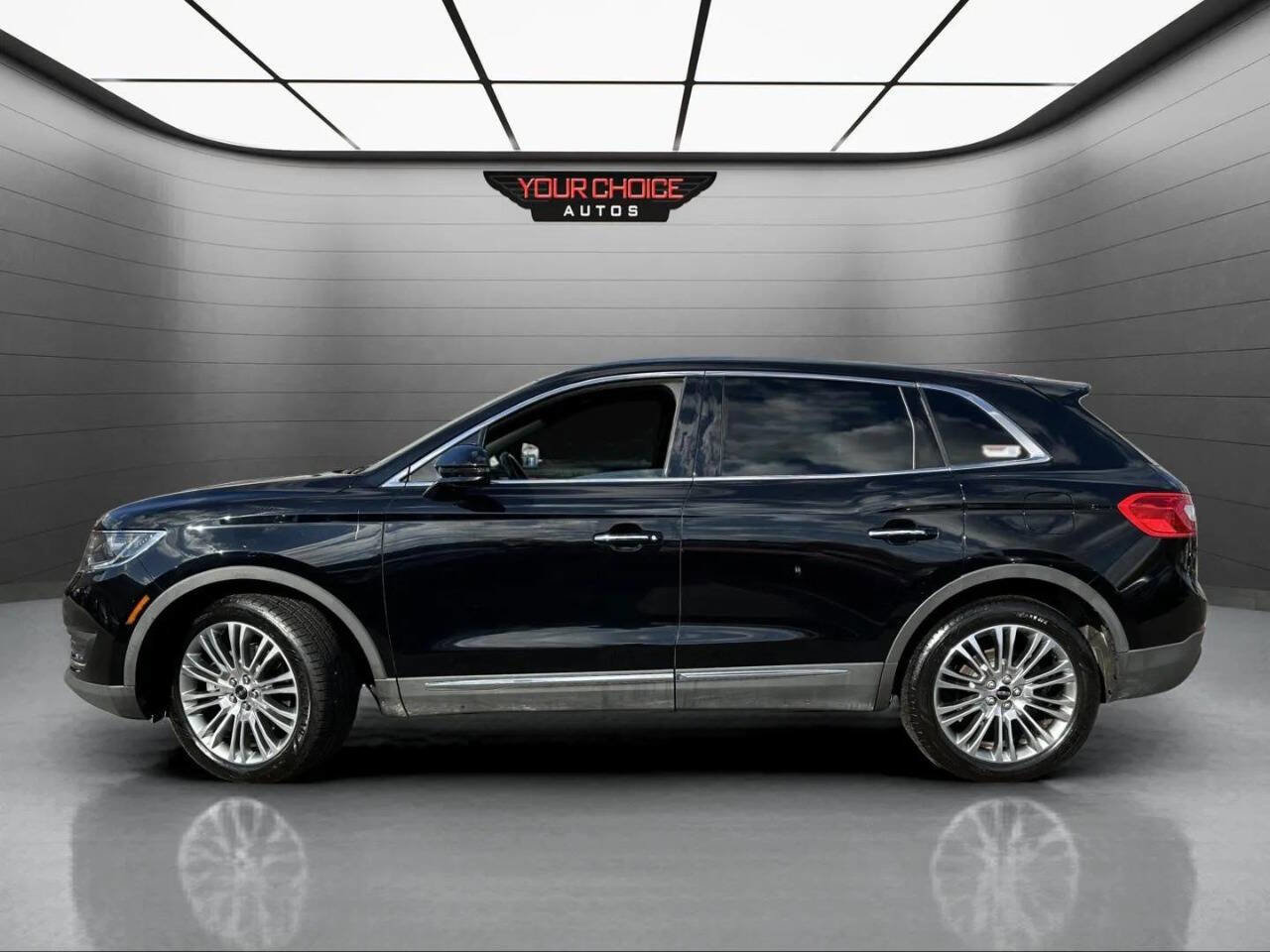 Used 2018 Lincoln MKX Reserve w/ Lincoln MKX Climate Package image 2