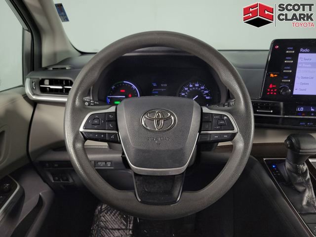 Used 2021 Toyota Sienna LE FWD image 21