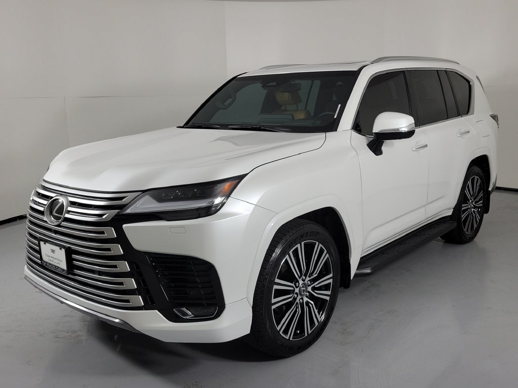 Used 2025 Lexus LX 600 4WD w/ Accessory Package (Z1) image 2