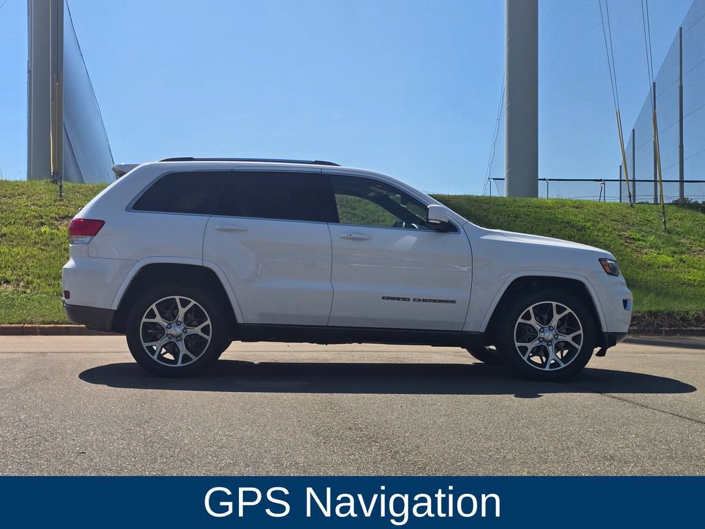 Used 2018 Jeep Grand Cherokee Limited AWD/4WD image 2
