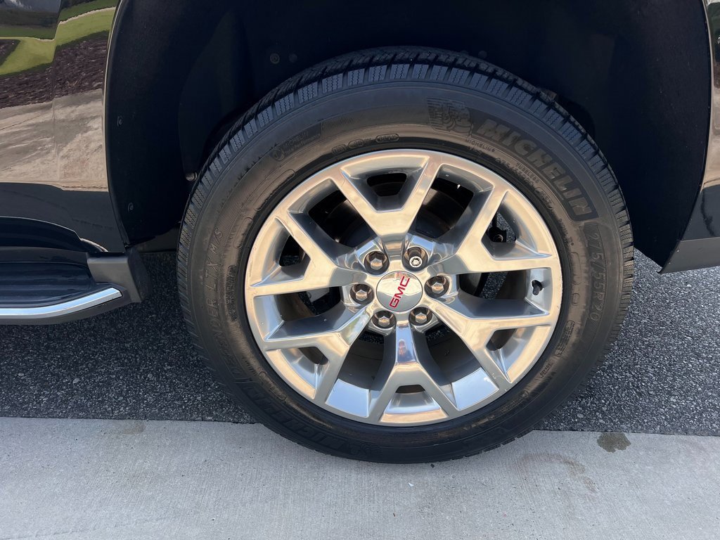 Used 2017 GMC Yukon SLE w/ SLE Value Package image 12